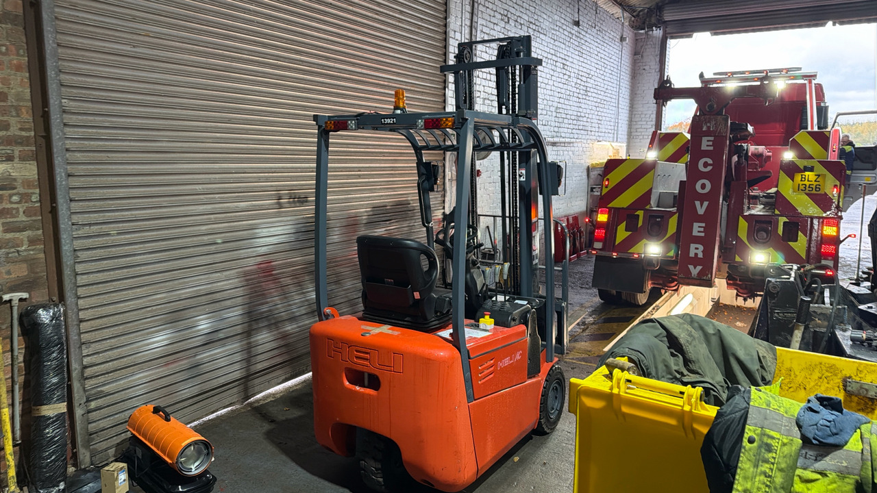 HELI FB315 - Carretilla elevadora eléctrica: foto 4 HELI FB315 - Carretilla elevadora eléctrica: foto 4