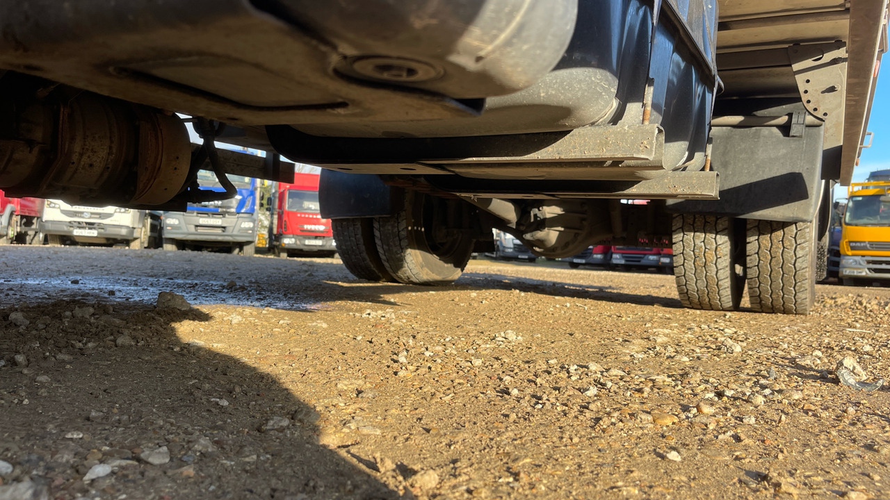 Camión frigorífico ISUZU N75 150: foto 12 Camión frigorífico ISUZU N75 150: foto 12