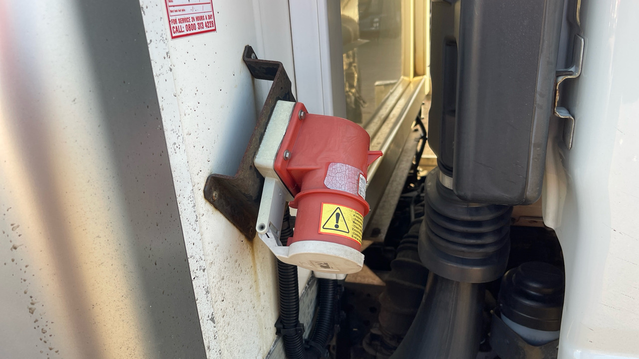 Camión frigorífico ISUZU N75 150: foto 20 Camión frigorífico ISUZU N75 150: foto 20