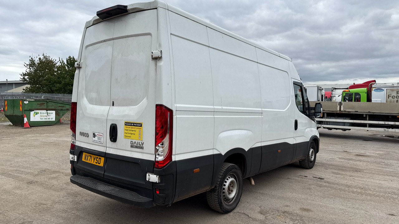 IVECO DAILY 35-140 2.3 3520 WB - Furgón: foto 4 IVECO DAILY 35-140 2.3 3520 WB - Furgón: foto 4
