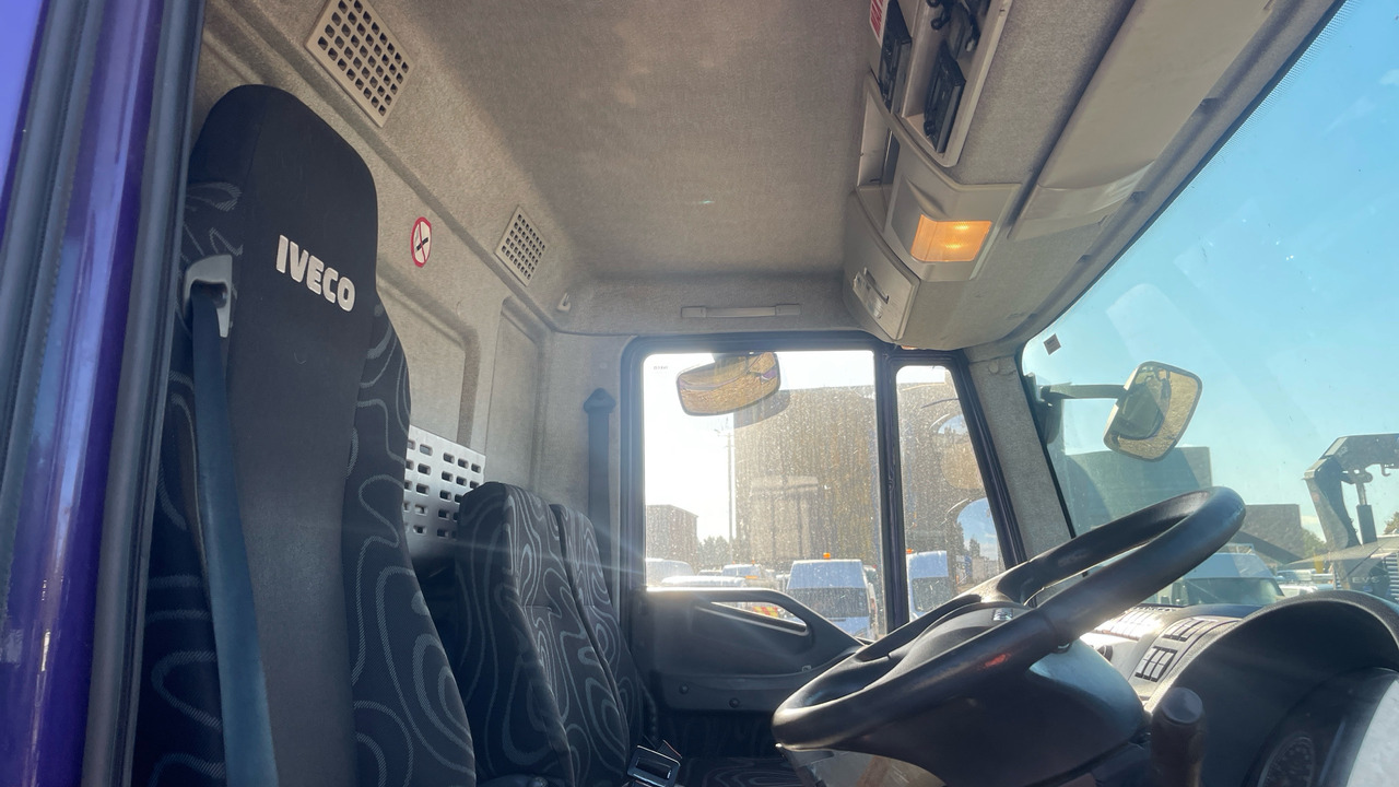 IVECO EUROCARGO  180E - Camión caja abierta: foto 5 IVECO EUROCARGO  180E - Camión caja abierta: foto 5