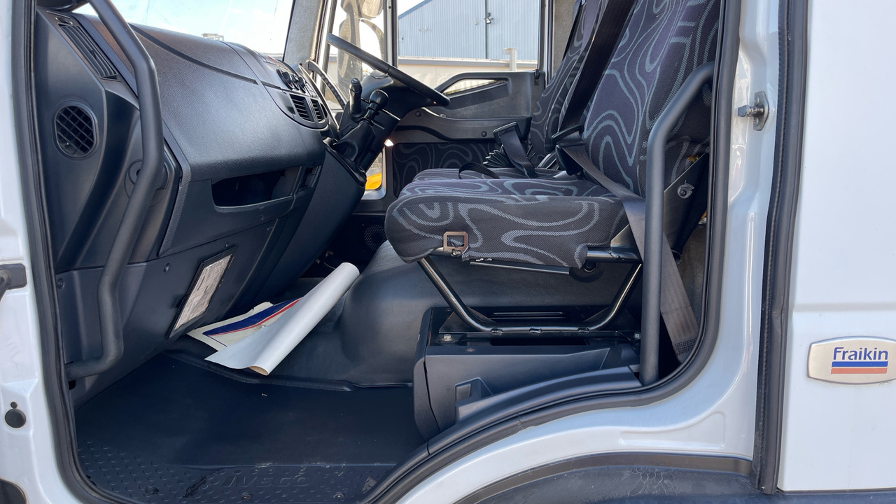 Camión lona IVECO EUROCARGO  75E: foto 17