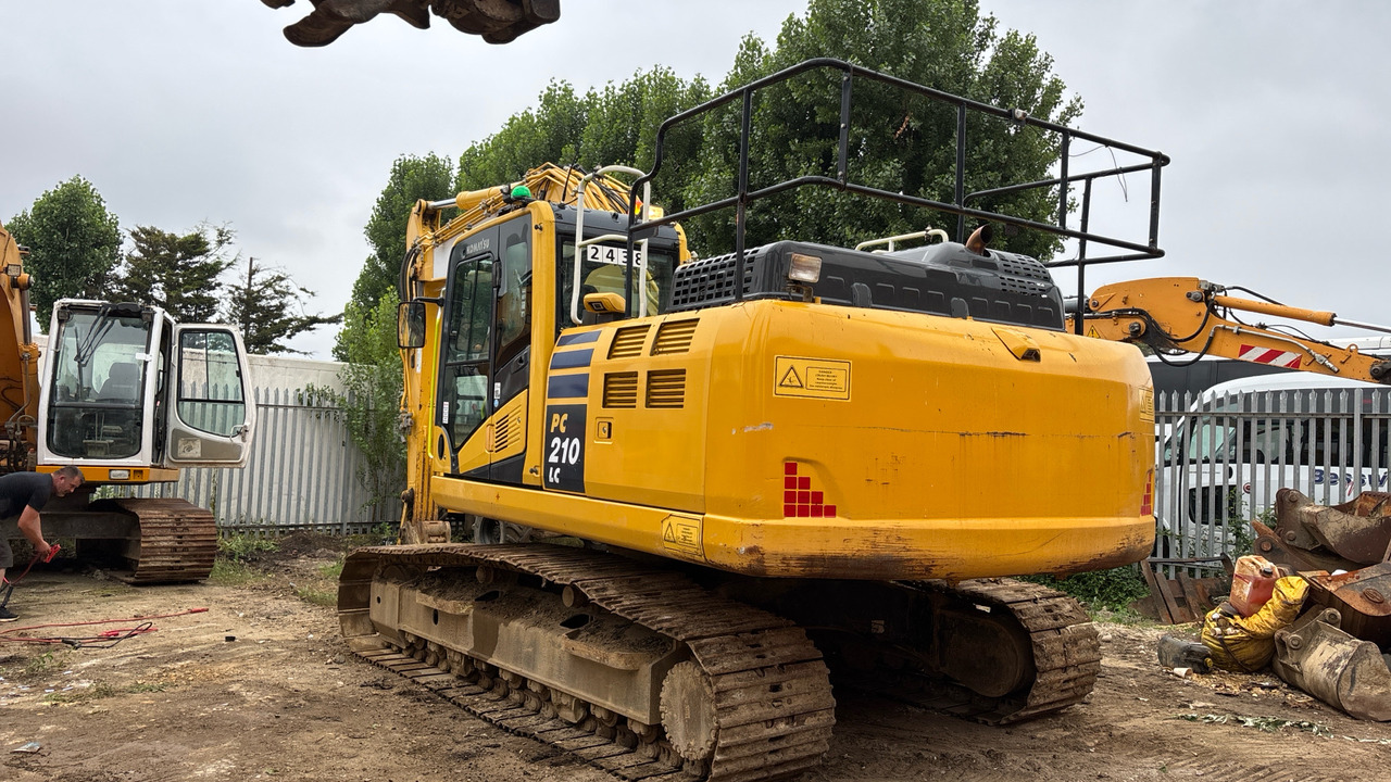 KOMATSU PC210-11 - Excavadora de cadenas: foto 5 KOMATSU PC210-11 - Excavadora de cadenas: foto 5