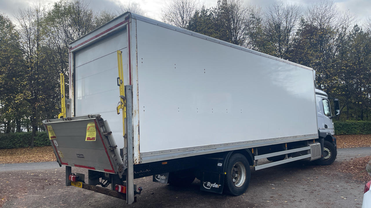 MERCEDES-BENZ ACTROS 1824 - Camión caja cerrada: foto 4 MERCEDES-BENZ ACTROS 1824 - Camión caja cerrada: foto 4