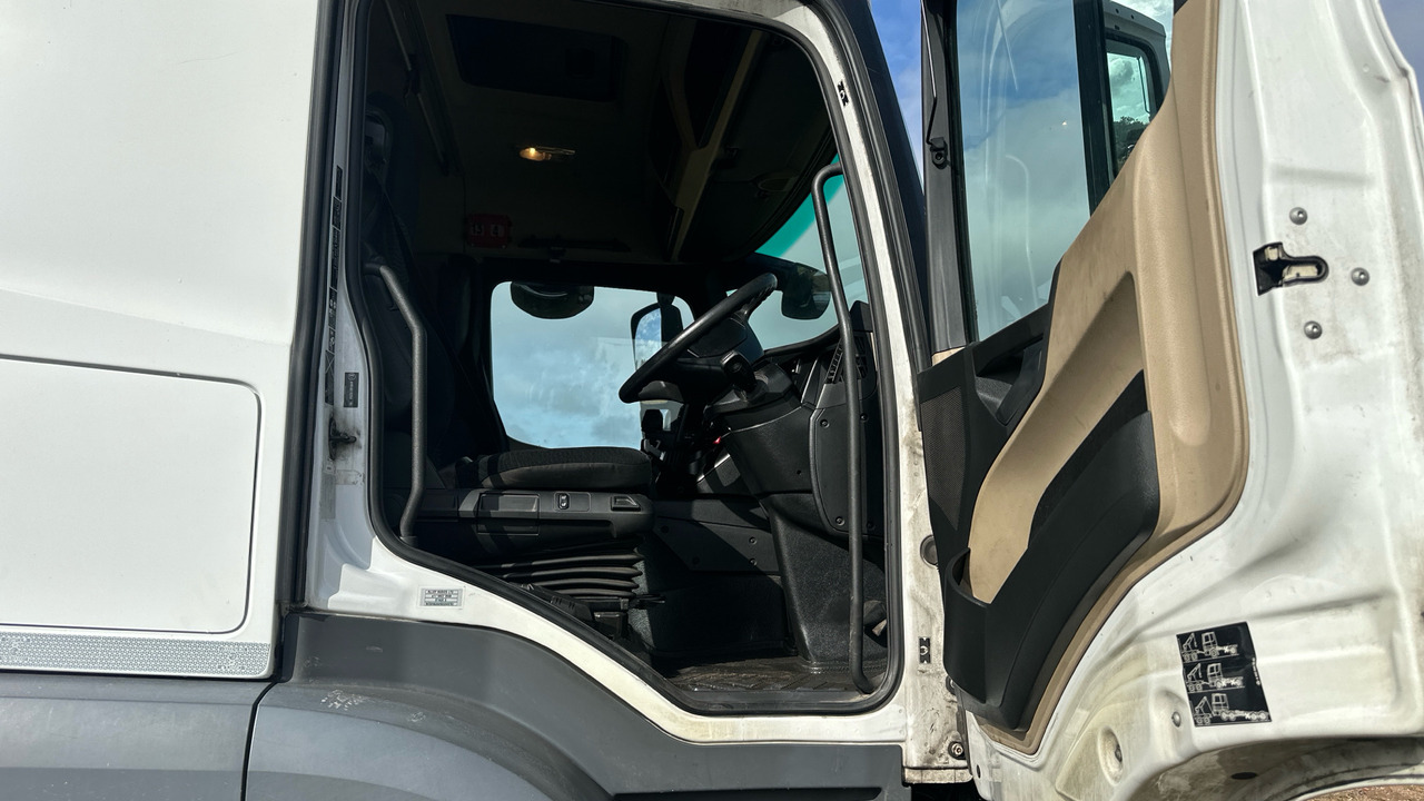 MERCEDES-BENZ ACTROS 2532 - Camión lona: foto 5 MERCEDES-BENZ ACTROS 2532 - Camión lona: foto 5