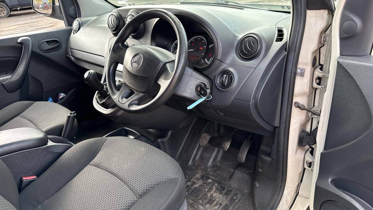 MERCEDES-BENZ CITAN 109 CDI BLUEEFFICIENCY - Furgoneta pequeña: foto 5 MERCEDES-BENZ CITAN 109 CDI BLUEEFFICIENCY - Furgoneta pequeña: foto 5