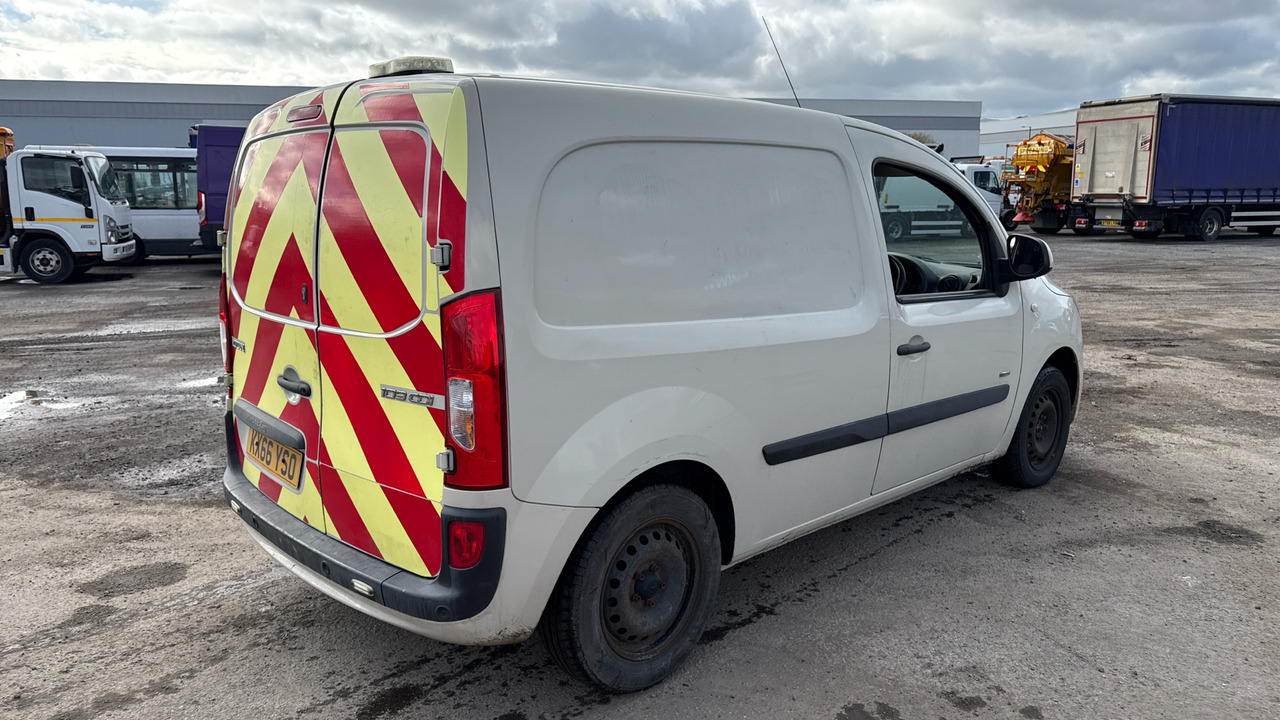 MERCEDES-BENZ CITAN 109 CDI BLUEEFFICIENCY - Furgoneta pequeña: foto 4 MERCEDES-BENZ CITAN 109 CDI BLUEEFFICIENCY - Furgoneta pequeña: foto 4