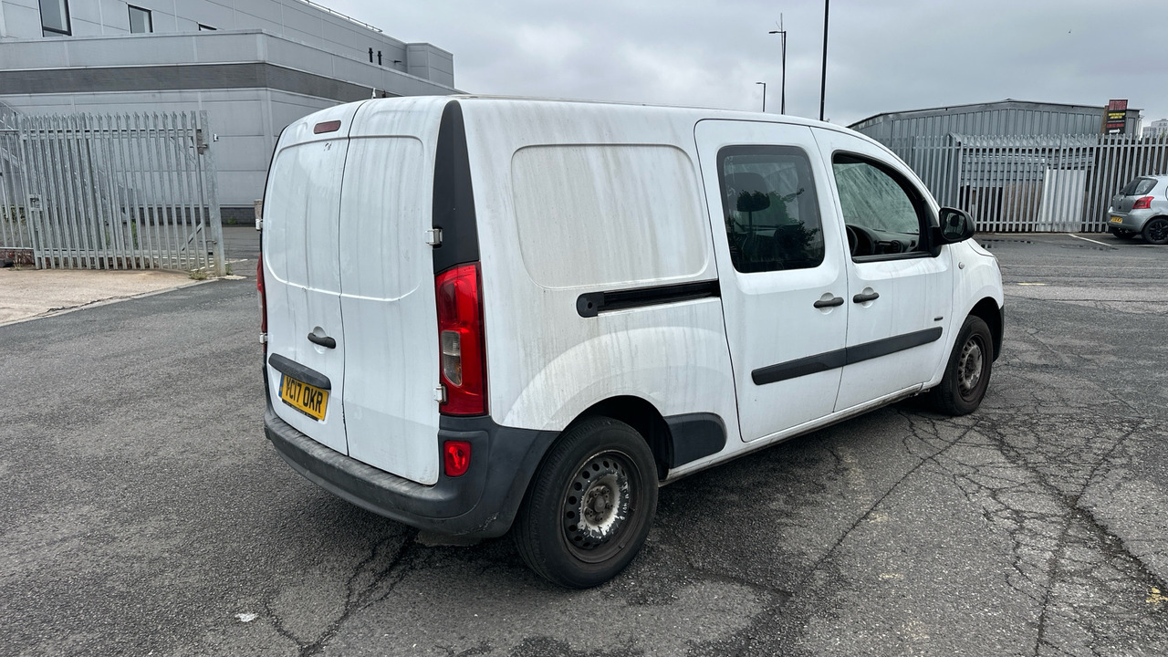 MERCEDES-BENZ CITAN 109CDI Bluefficiency DUA Crew Van - Furgoneta combi: foto 4 MERCEDES-BENZ CITAN 109CDI Bluefficiency DUA Crew Van - Furgoneta combi: foto 4