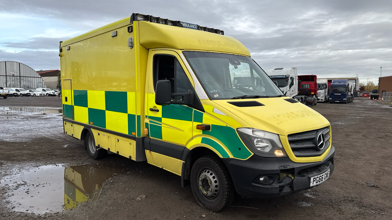 MERCEDES-BENZ SPRINTER 519 CDI - Ambulancia: foto 1 MERCEDES-BENZ SPRINTER 519 CDI - Ambulancia: foto 1