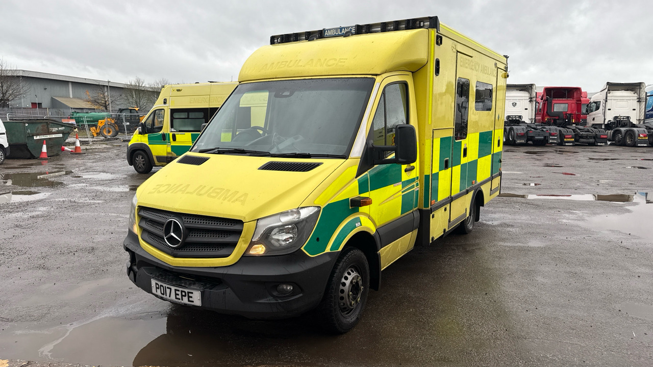 MERCEDES-BENZ SPRINTER 519 CDI - Ambulancia: foto 2 MERCEDES-BENZ SPRINTER 519 CDI - Ambulancia: foto 2