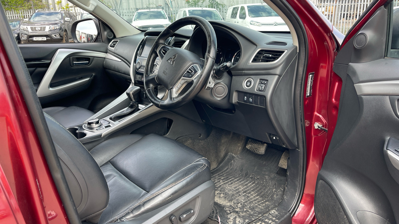 MITSUBISHI SHOGUN SPORT 2.4 DI-DC - SUV/ Todoterreno: foto 5 MITSUBISHI SHOGUN SPORT 2.4 DI-DC - SUV/ Todoterreno: foto 5