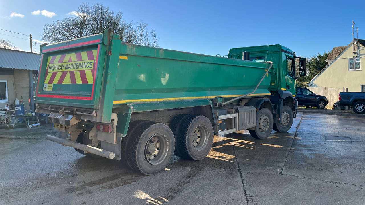 Mercedes-Benz Arocs 3240 - Camión volquete: foto 4 Mercedes-Benz Arocs 3240 - Camión volquete: foto 4