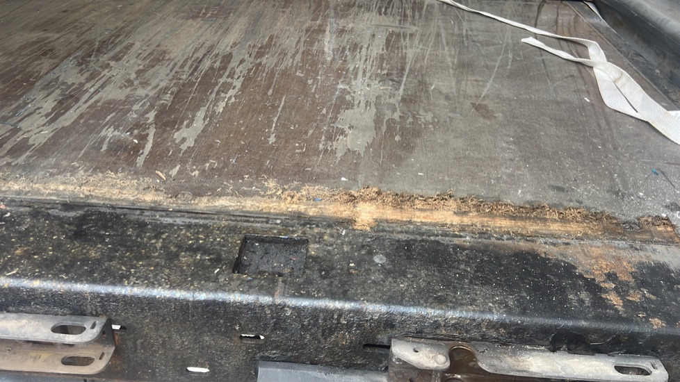 KRONE CURTAINSIDE - Otros maquinaria: foto 2 KRONE CURTAINSIDE - Otros maquinaria: foto 2