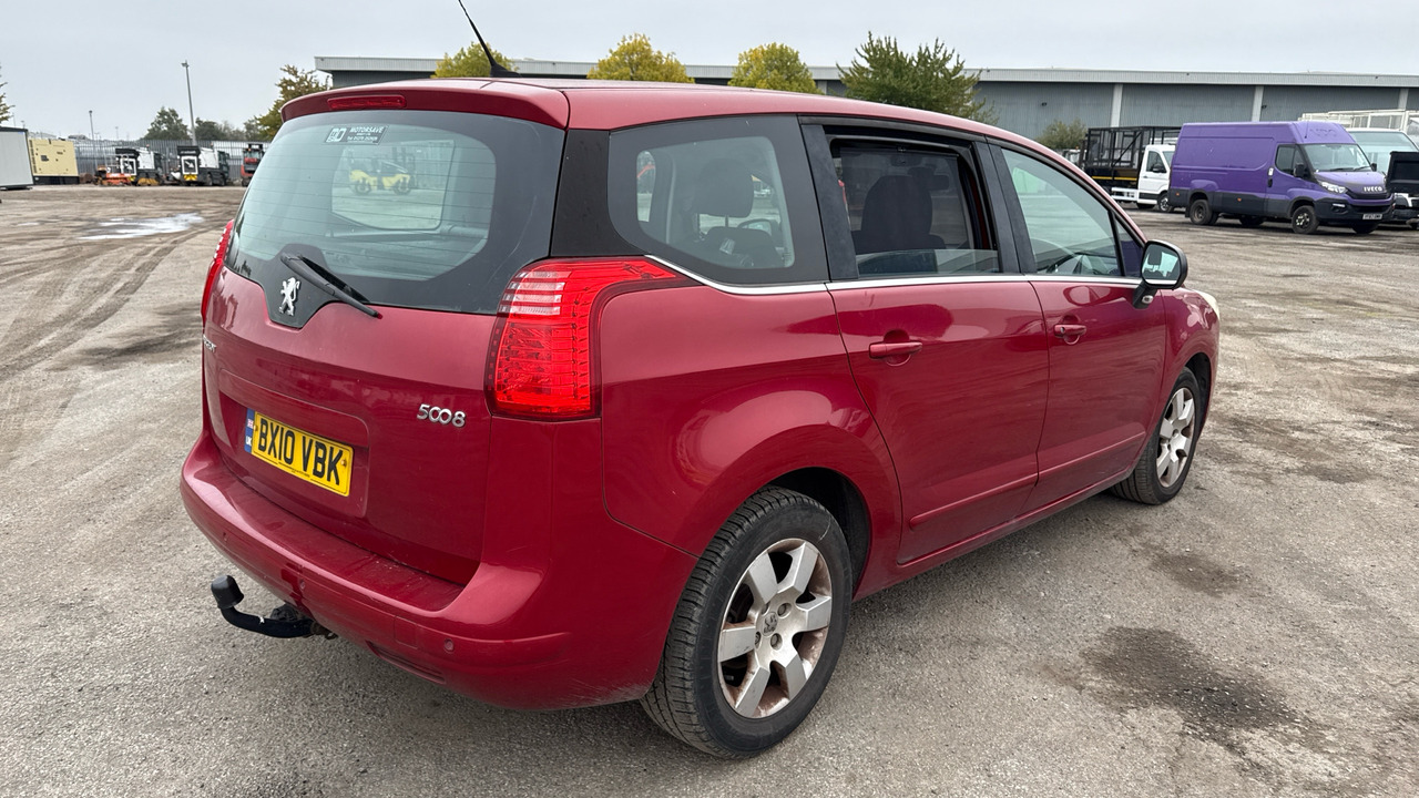PEUGEOT 5008 2.0 HDI 150PS - Coche: foto 4 PEUGEOT 5008 2.0 HDI 150PS - Coche: foto 4