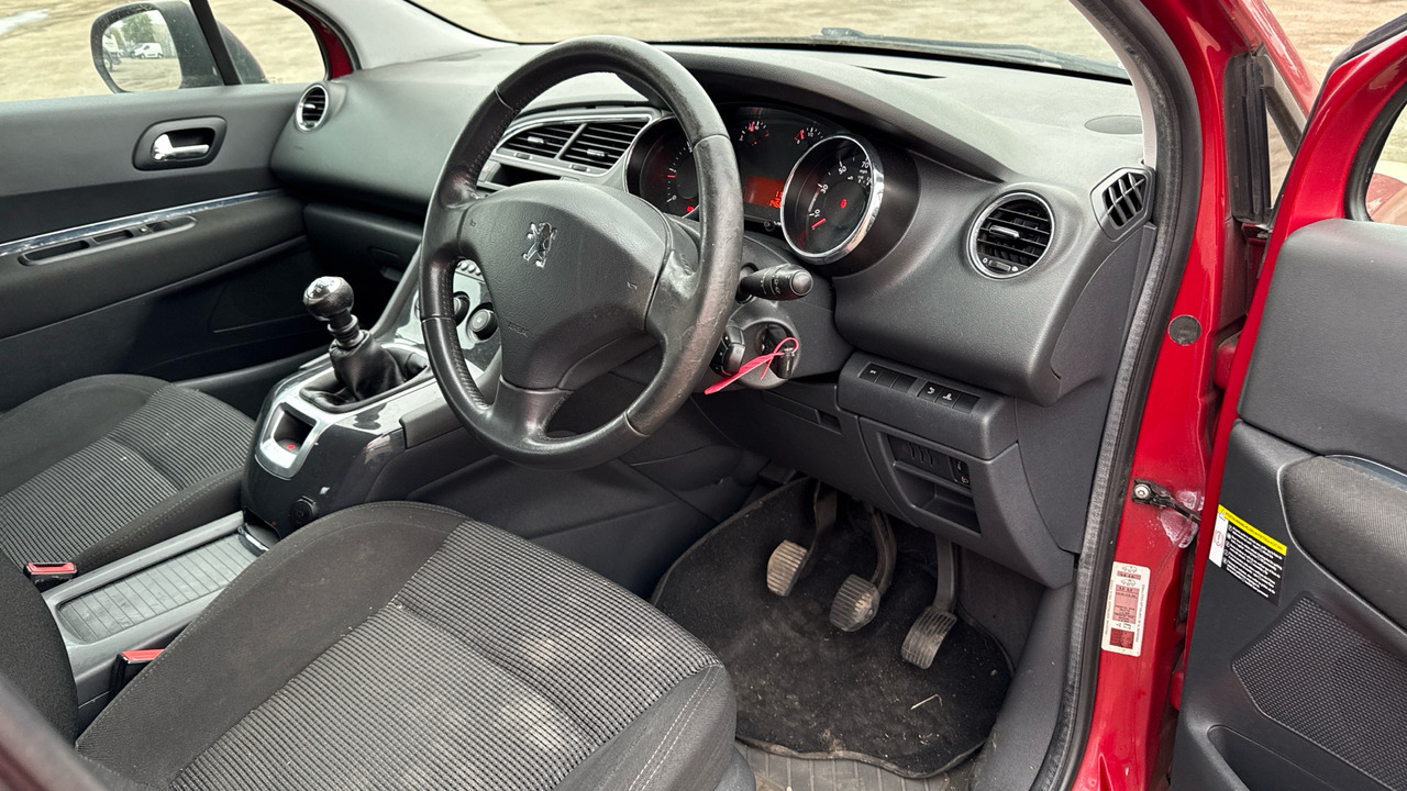 PEUGEOT 5008 2.0 HDI 150PS - Coche: foto 5 PEUGEOT 5008 2.0 HDI 150PS - Coche: foto 5