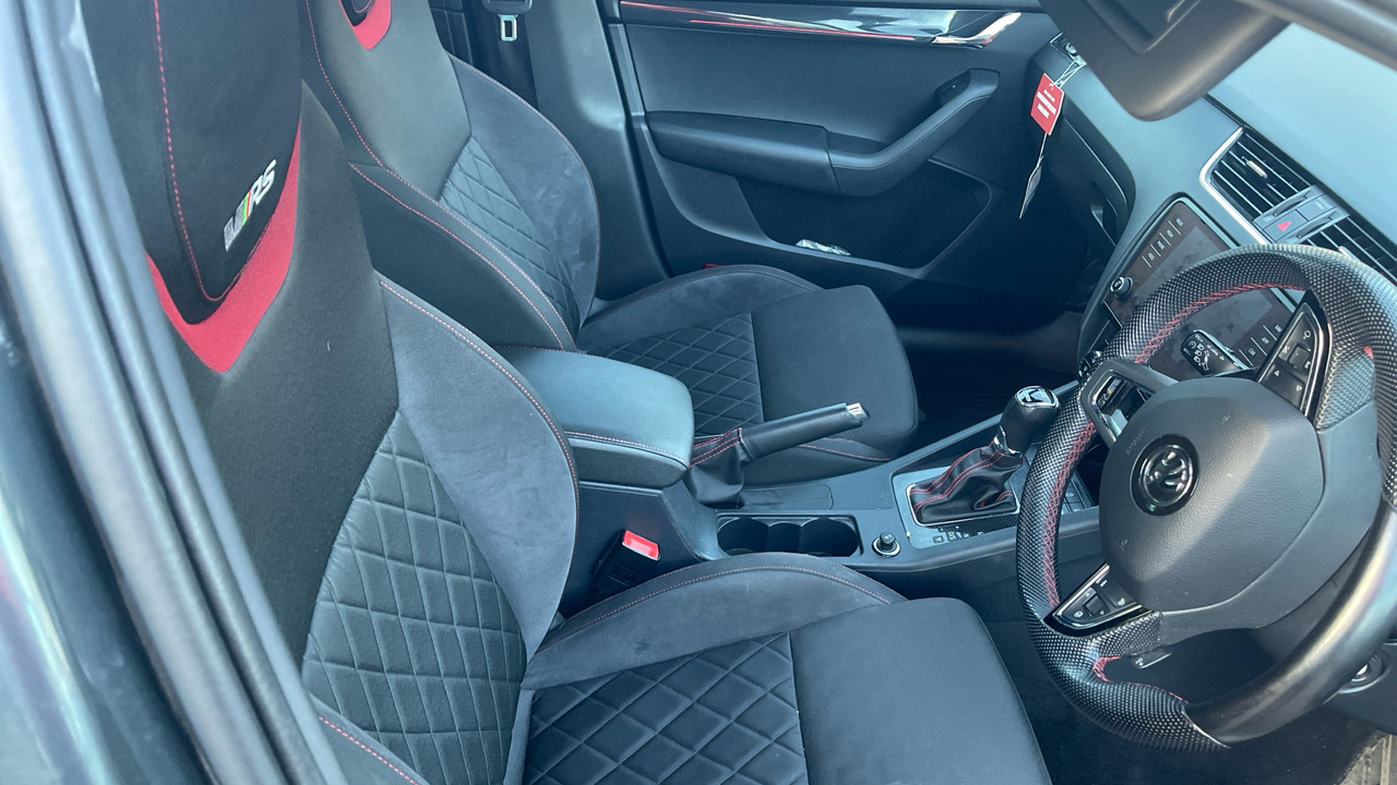 SKODA OCTAVIA 2.0 TSI 245PS VRS - Coche familiar: foto 5 SKODA OCTAVIA 2.0 TSI 245PS VRS - Coche familiar: foto 5