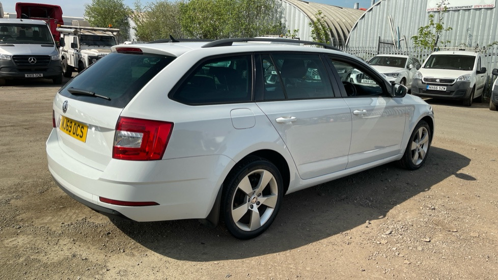 SKODA OCTAVIA SE 1.5 TSI - Coche: foto 4 SKODA OCTAVIA SE 1.5 TSI - Coche: foto 4