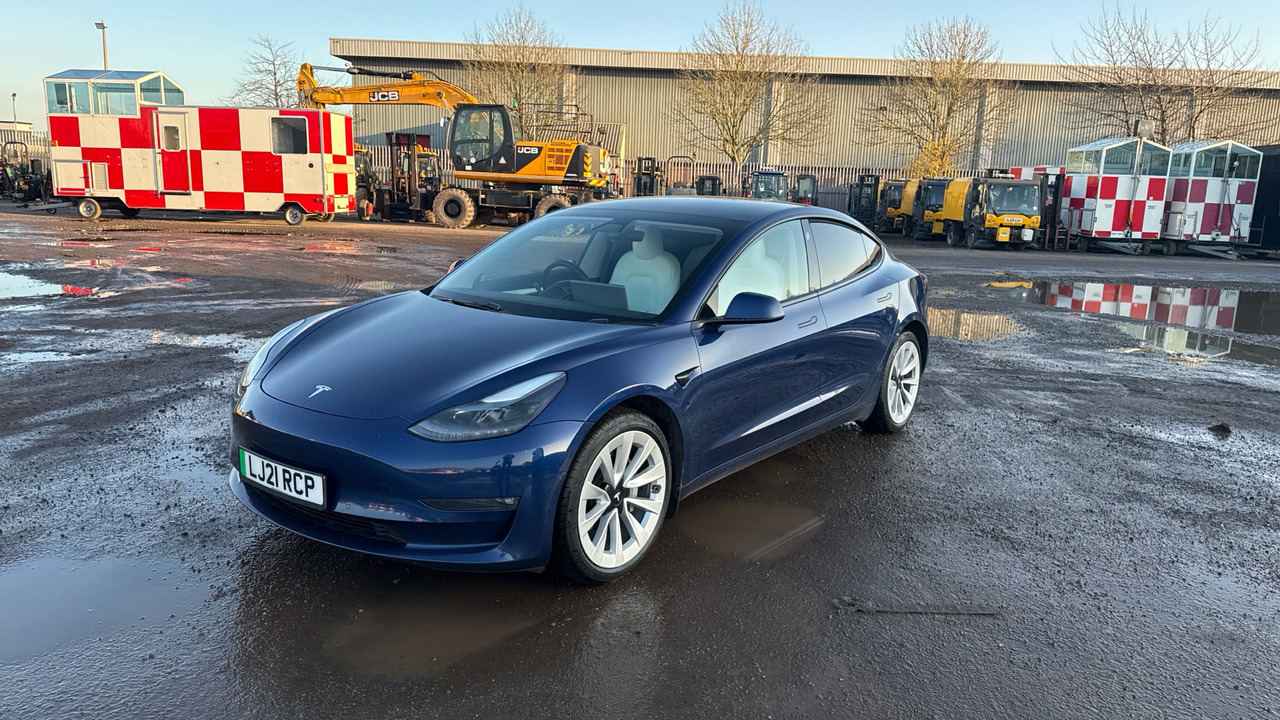 TESLA MODEL 3 LONG RANGE DUAL MOTOR - Sedan: foto 2 TESLA MODEL 3 LONG RANGE DUAL MOTOR - Sedan: foto 2