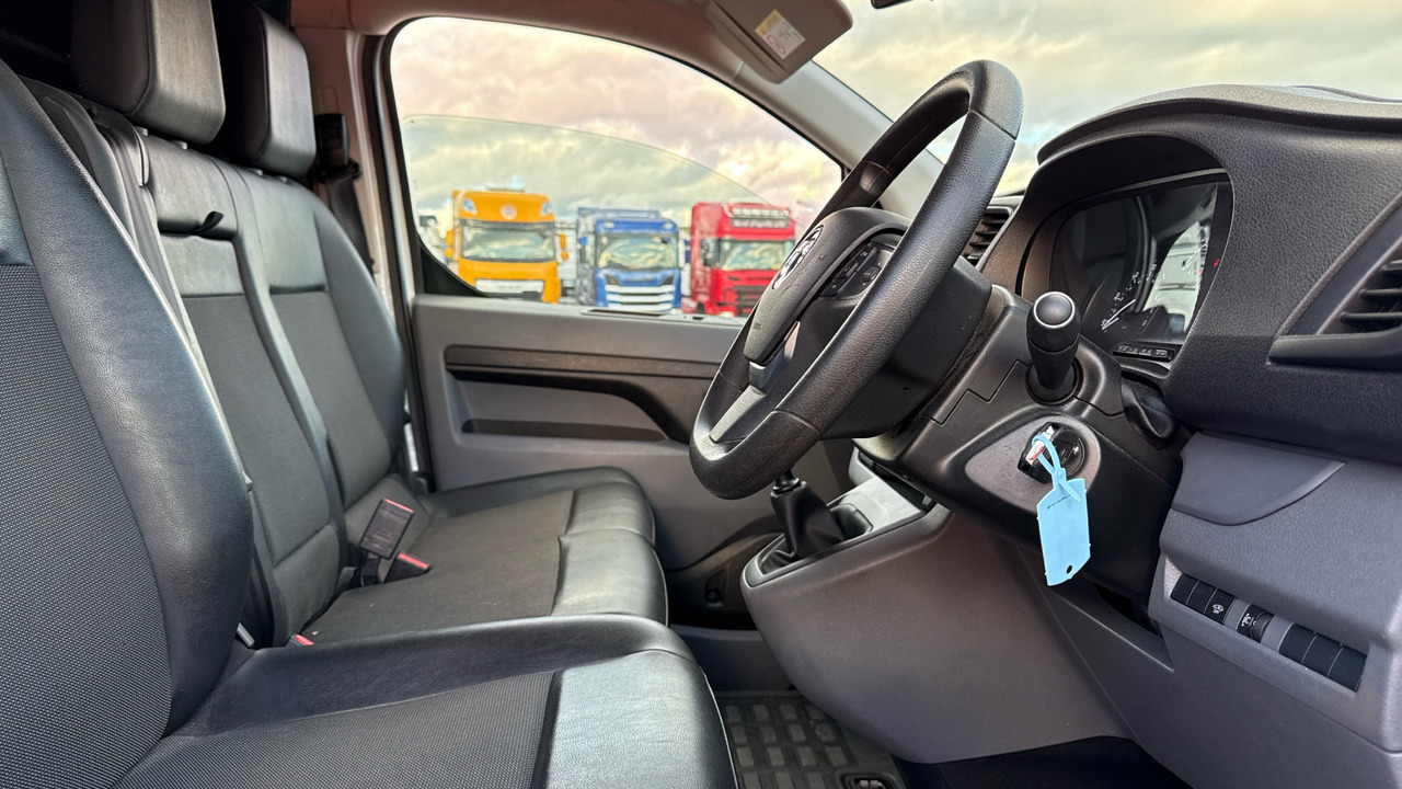 VAUXHALL VIVARO 2900 1.5d 100PS - Furgoneta pequeña: foto 5 VAUXHALL VIVARO 2900 1.5d 100PS - Furgoneta pequeña: foto 5