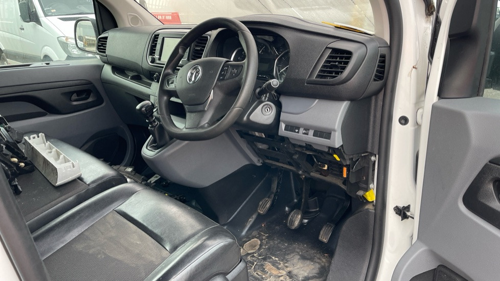 VAUXHALL VIVARO 3100 2.0D DYNAMIC 120PS - Furgoneta pequeña: foto 2 VAUXHALL VIVARO 3100 2.0D DYNAMIC 120PS - Furgoneta pequeña: foto 2