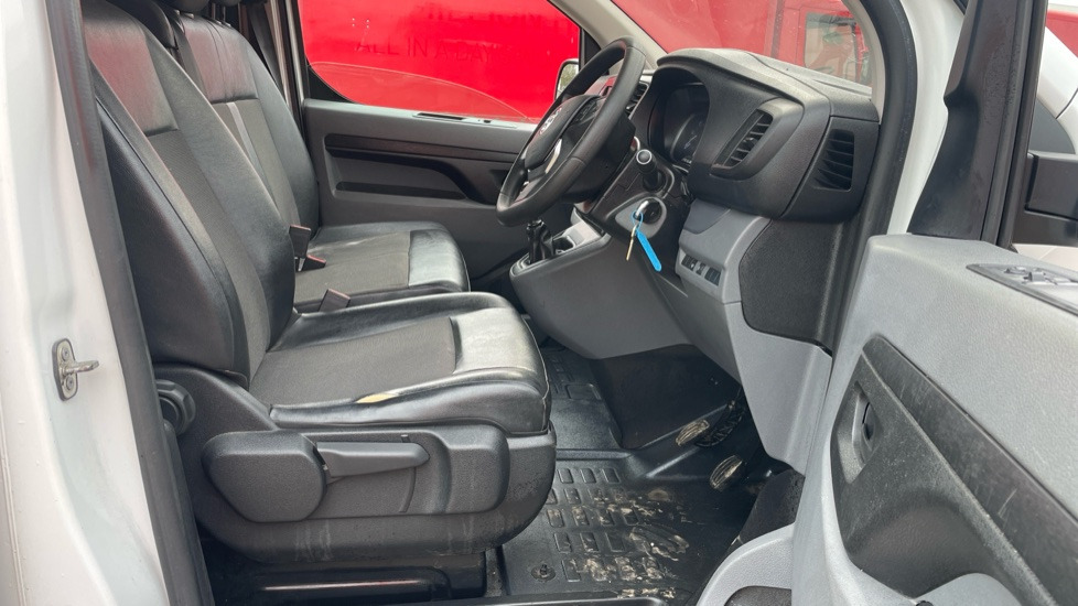 VAUXHALL VIVARO 3100 2.0d 120PS Dynamic H1 Van - Furgón: foto 5 VAUXHALL VIVARO 3100 2.0d 120PS Dynamic H1 Van - Furgón: foto 5