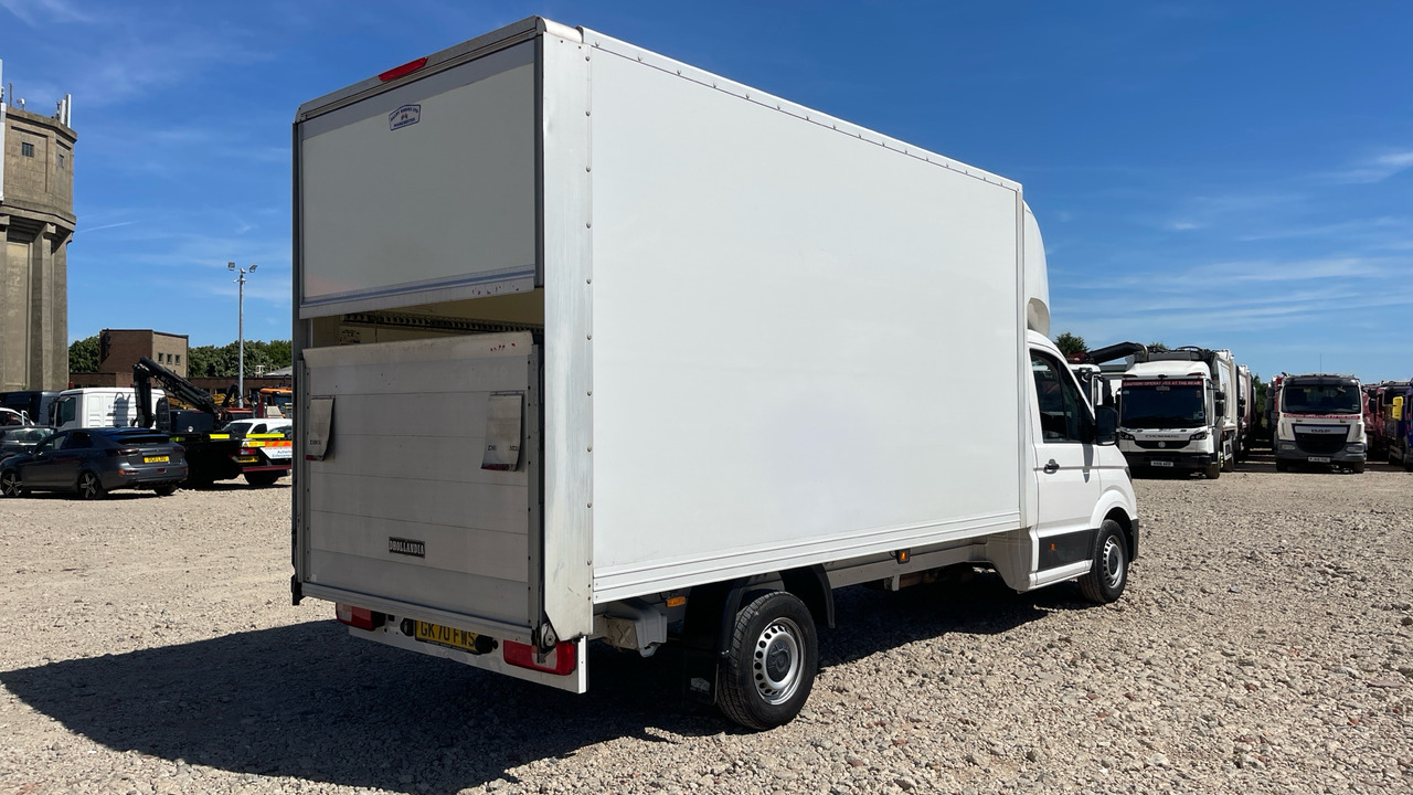 VOLKSWAGEN CRAFTER CR35 2.0 TDI 140PS - Furgoneta caja cerrada: foto 4 VOLKSWAGEN CRAFTER CR35 2.0 TDI 140PS - Furgoneta caja cerrada: foto 4