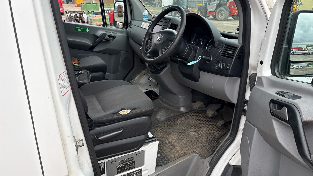 VOLKSWAGEN CRAFTER CR50 TDI - Minibús, Furgoneta de pasajeros: foto 5 VOLKSWAGEN CRAFTER CR50 TDI - Minibús, Furgoneta de pasajeros: foto 5