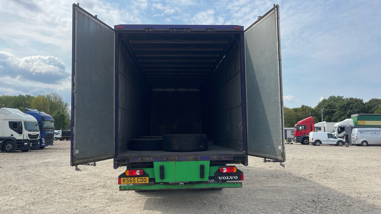 Camión lona VOLVO FL 250: foto 10
