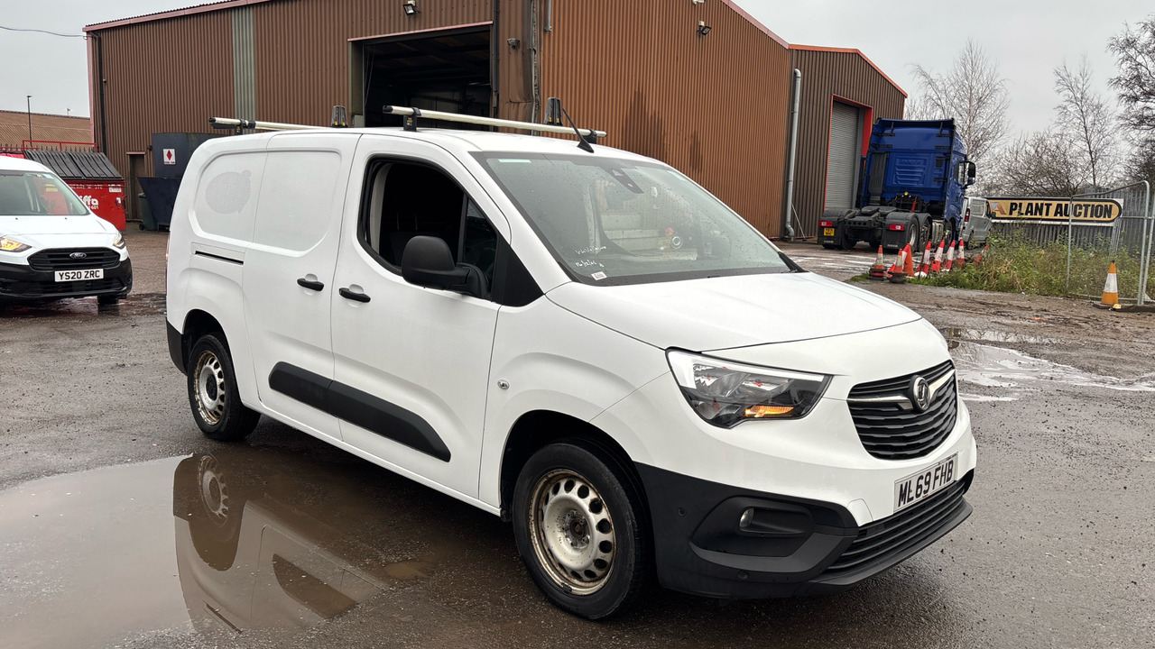 Vauxhall Combo Cargo 2300 1.5 TURBO D 100PS - Furgoneta pequeña: foto 1 Vauxhall Combo Cargo 2300 1.5 TURBO D 100PS - Furgoneta pequeña: foto 1