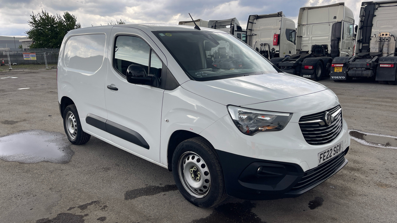 Vauxhall Combo Cargo 2300 1.5 TURBO D 100PS - Furgoneta pequeña: foto 1 Vauxhall Combo Cargo 2300 1.5 TURBO D 100PS - Furgoneta pequeña: foto 1