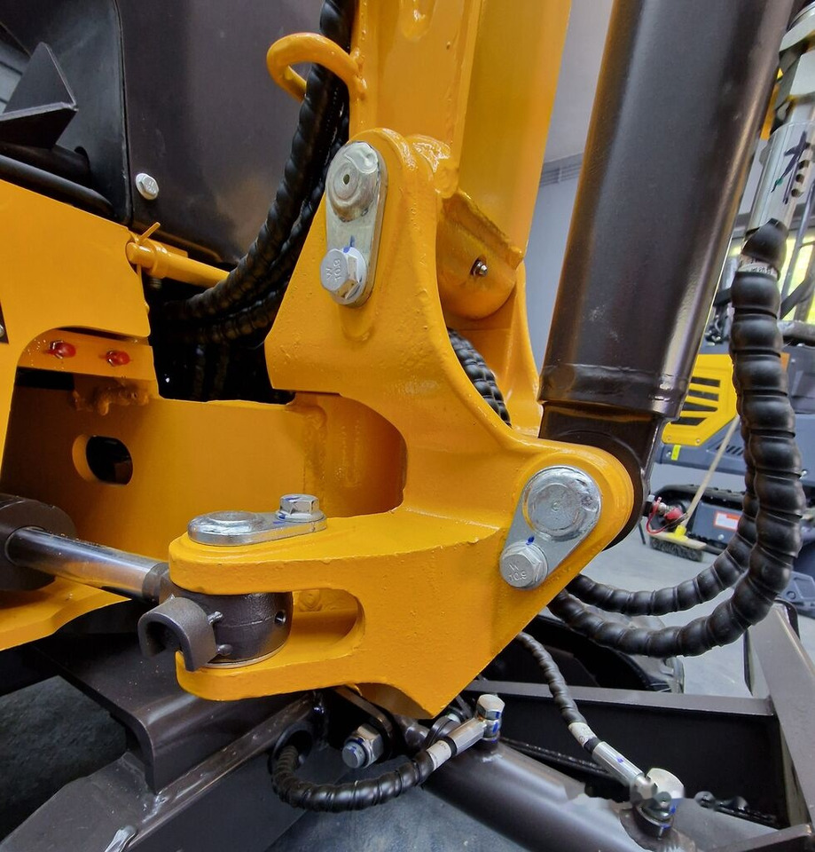 Berger Kraus BK800BS Nowa minikoparka Mini excavator Torsion arm - Miniexcavadora: foto 5 Berger Kraus BK800BS Nowa minikoparka Mini excavator Torsion arm - Miniexcavadora: foto 5