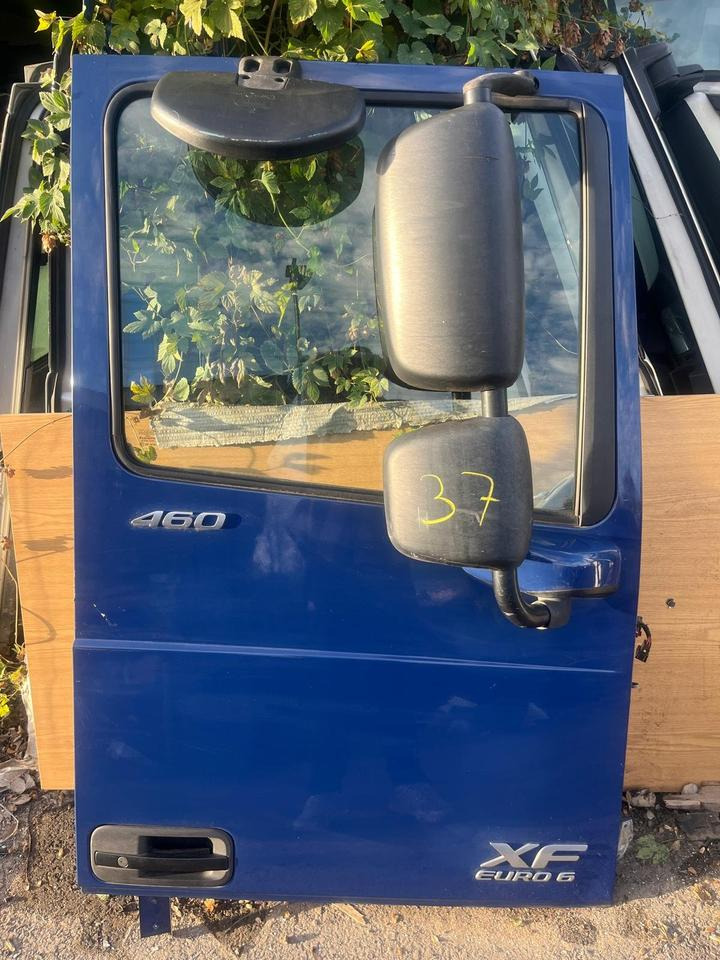 DAF XF 460 EU6 Beifahrertür Blau Rechts Spiegel Innenverkleidung - Puerta y piezas para Camión: foto 1 DAF XF 460 EU6 Beifahrertür Blau Rechts Spiegel Innenverkleidung - Puerta y piezas para Camión: foto 1