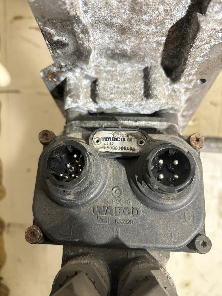 DAF XF Fußbremsventil  1732415 / WABCO 4800030040 - Válvula de freno para Camión: foto 3 DAF XF Fußbremsventil  1732415 / WABCO 4800030040 - Válvula de freno para Camión: foto 3