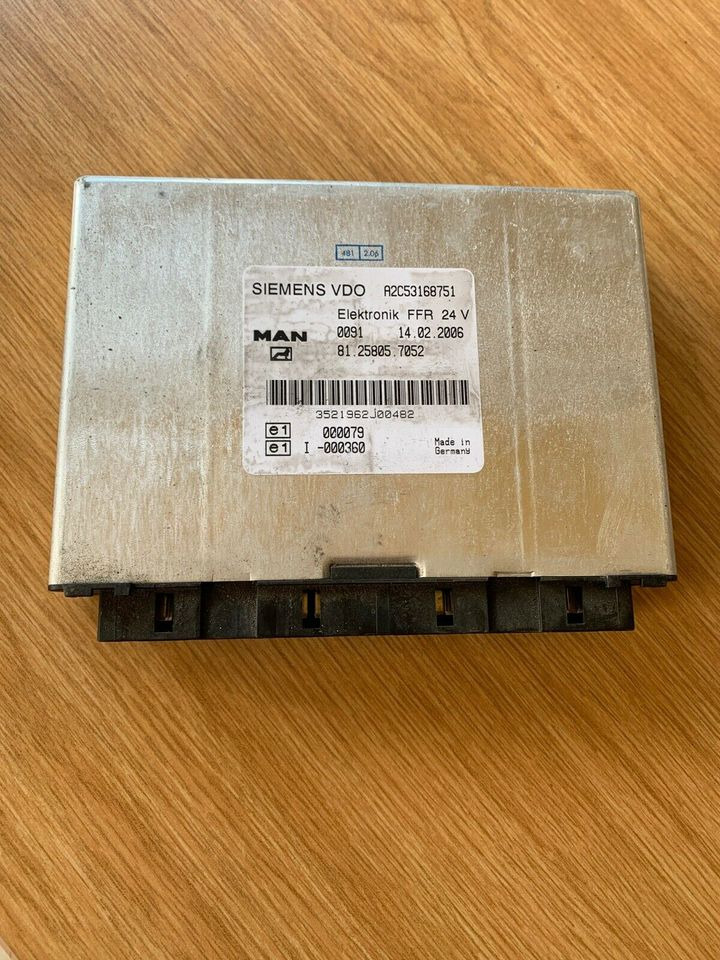 ELEKTRONIK FFR SIEMENS VDO Steuergerät MAN Nr. 81258057052 - Unidad de control para Camión: foto 1 ELEKTRONIK FFR SIEMENS VDO Steuergerät MAN Nr. 81258057052 - Unidad de control para Camión: foto 1
