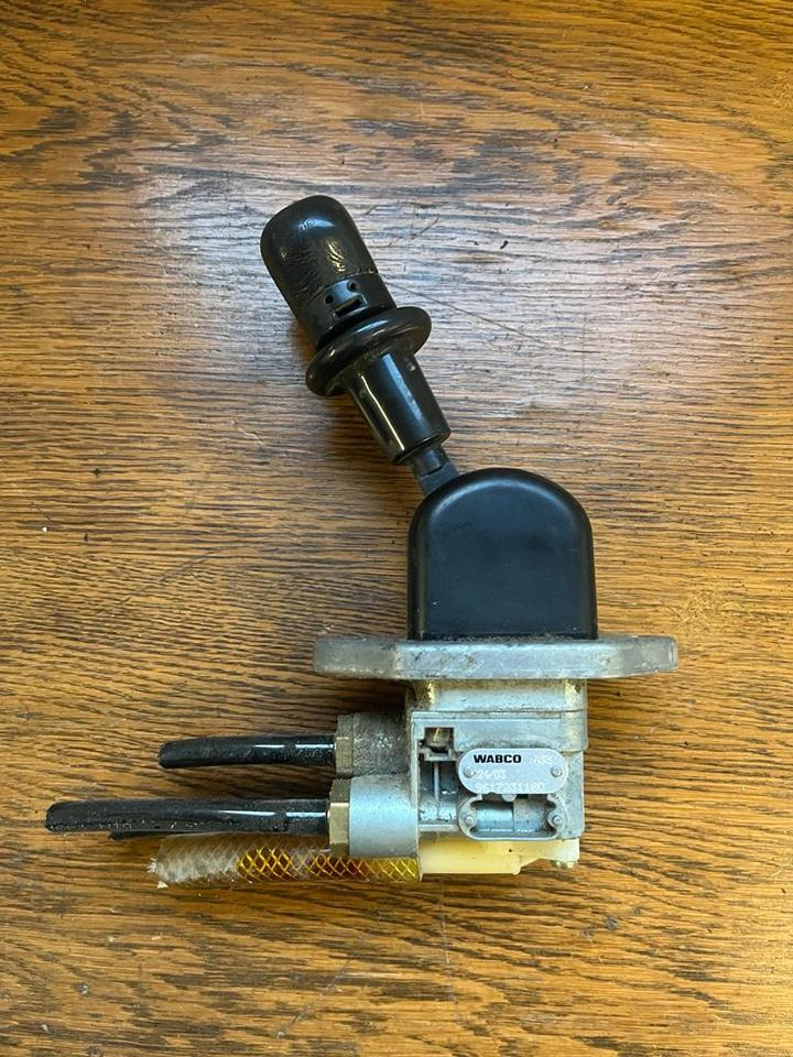 MAN Bremsventil Feststellbremse Handbremsventil 9617231180 - Válvula de freno para Camión: foto 1 MAN Bremsventil Feststellbremse Handbremsventil 9617231180 - Válvula de freno para Camión: foto 1