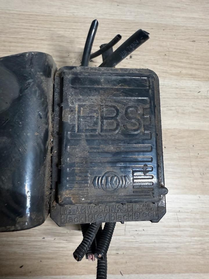 MAN KNORR-BREMSE EBS Ventil K021204 81.52106-6049 - Válvula para Camión: foto 3 MAN KNORR-BREMSE EBS Ventil K021204 81.52106-6049 - Válvula para Camión: foto 3