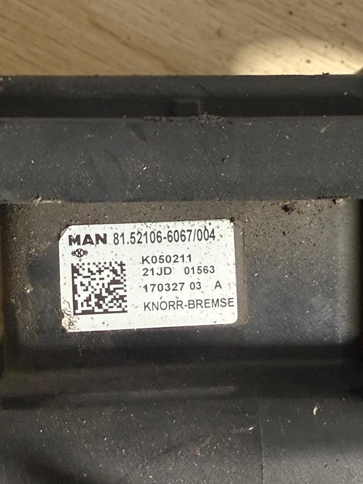 MAN KNORR-BREMSE EBS Ventil K050211 81.52106-6067 - Válvula para Camión: foto 5 MAN KNORR-BREMSE EBS Ventil K050211 81.52106-6067 - Válvula para Camión: foto 5