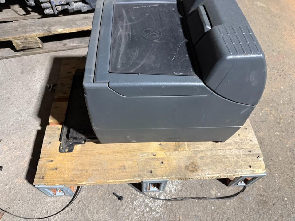 MAN TGA Kühlschrank 81.63910.6016 - Cabina e interior para Camión: foto 3 MAN TGA Kühlschrank 81.63910.6016 - Cabina e interior para Camión: foto 3