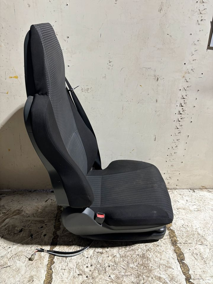 MAN TGL Euro 5/6 Fahrersitz mit Luft und elektrisch - Asiento para Camión: foto 2 MAN TGL Euro 5/6 Fahrersitz mit Luft und elektrisch - Asiento para Camión: foto 2