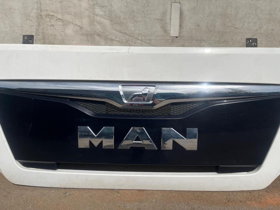 MAN TGX EU6 Motorhaube Kühlergrill 81.061110-6095 - Radiador para Camión: foto 5 MAN TGX EU6 Motorhaube Kühlergrill 81.061110-6095 - Radiador para Camión: foto 5