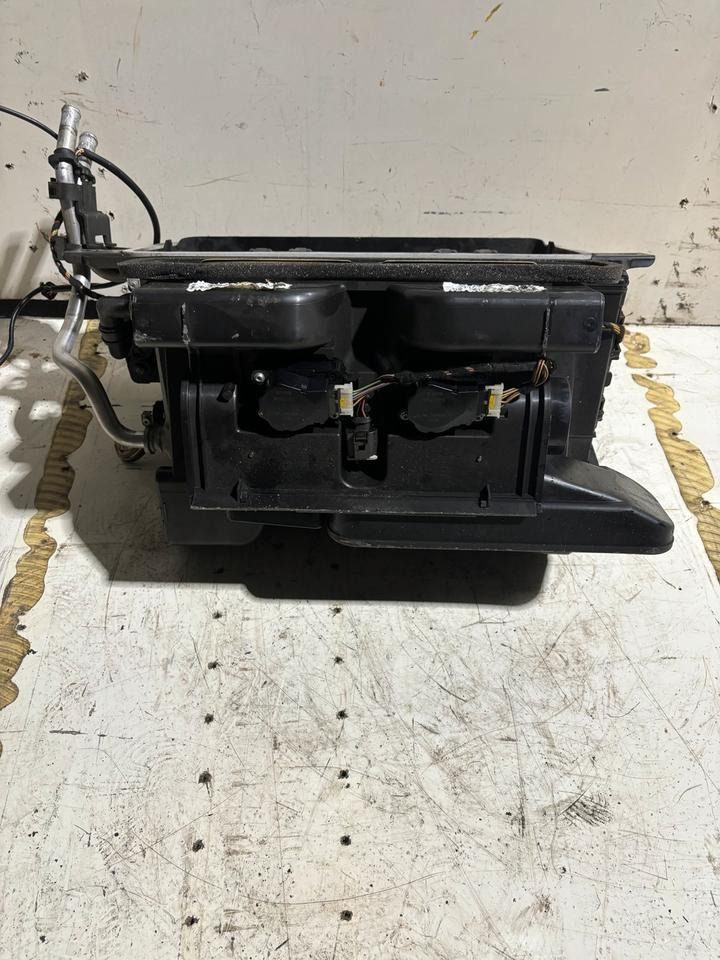 MAN TGX/TGS Innenraum Gehäuse/Heizung 81.61900.6441 - Ventilador para Camión: foto 5 MAN TGX/TGS Innenraum Gehäuse/Heizung 81.61900.6441 - Ventilador para Camión: foto 5