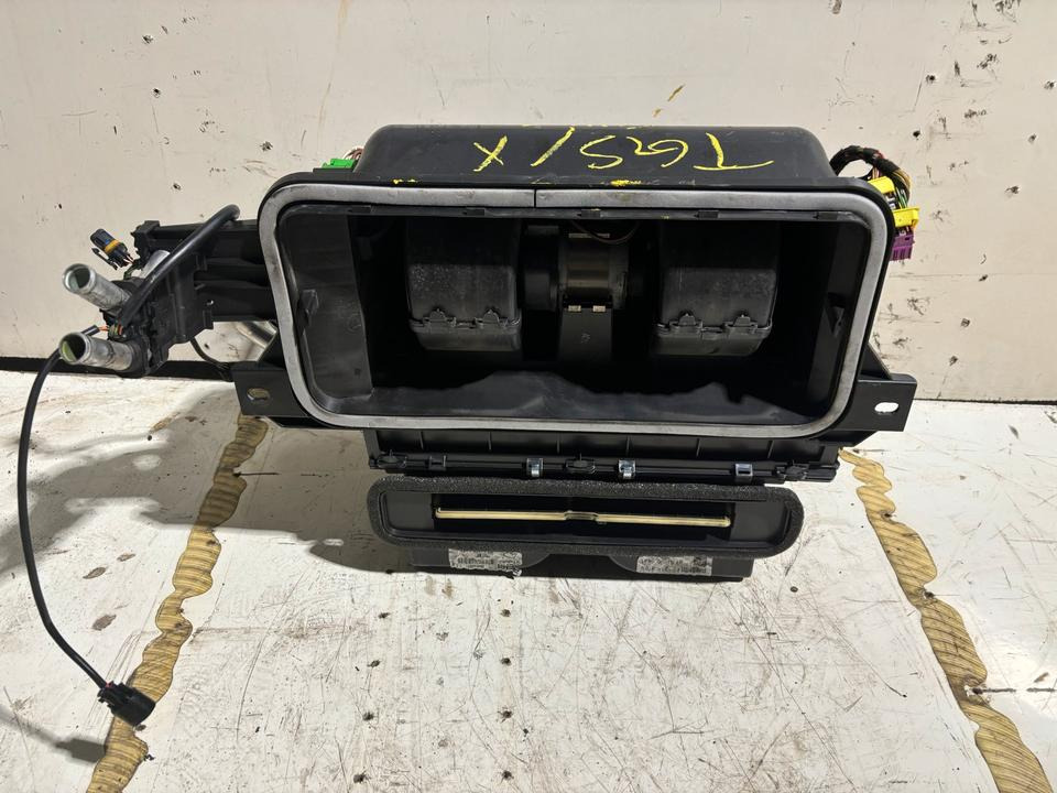 MAN TGX/TGS Innenraum Gehäuse/Heizung 81.61900.6441 - Ventilador para Camión: foto 2 MAN TGX/TGS Innenraum Gehäuse/Heizung 81.61900.6441 - Ventilador para Camión: foto 2