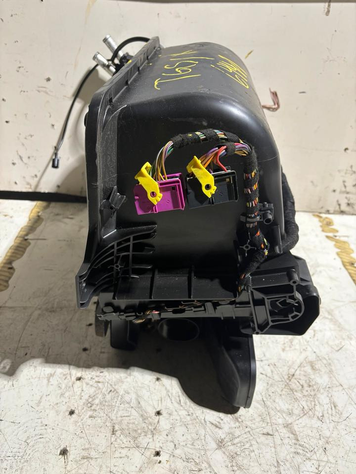 MAN TGX/TGS Innenraum Gehäuse/Heizung 81.61900.6441 - Ventilador para Camión: foto 4 MAN TGX/TGS Innenraum Gehäuse/Heizung 81.61900.6441 - Ventilador para Camión: foto 4