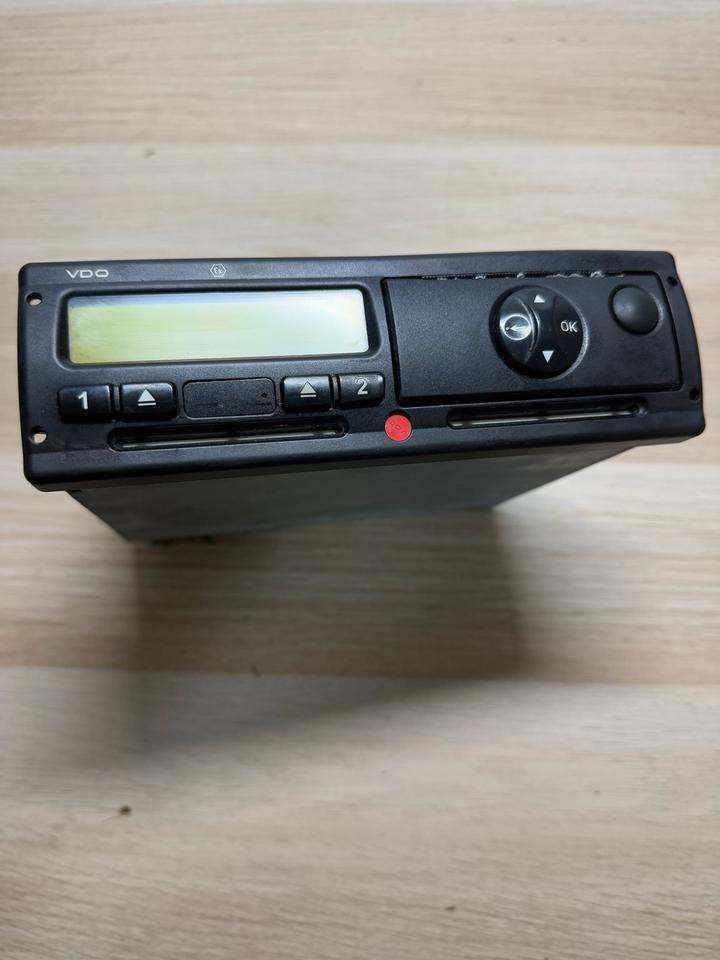 Mercedes Benz Actros MP4 VDO Tachograph A0014469033 - Tacógrafo: foto 2 Mercedes Benz Actros MP4 VDO Tachograph A0014469033 - Tacógrafo: foto 2