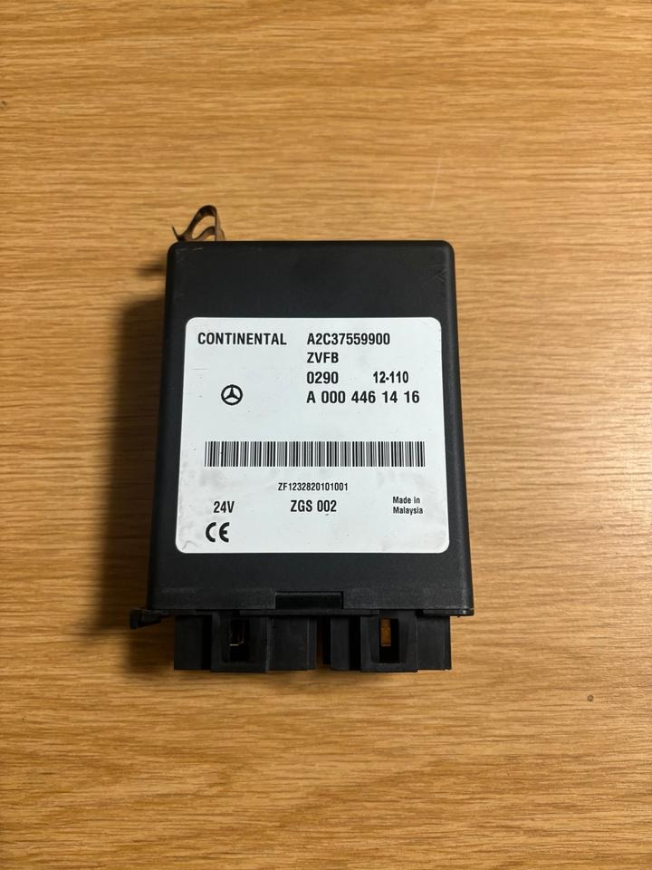 Mercedes CONTINENTAL Steuergerät A0004461416 - Unidad de control para Camión: foto 1 Mercedes CONTINENTAL Steuergerät A0004461416 - Unidad de control para Camión: foto 1