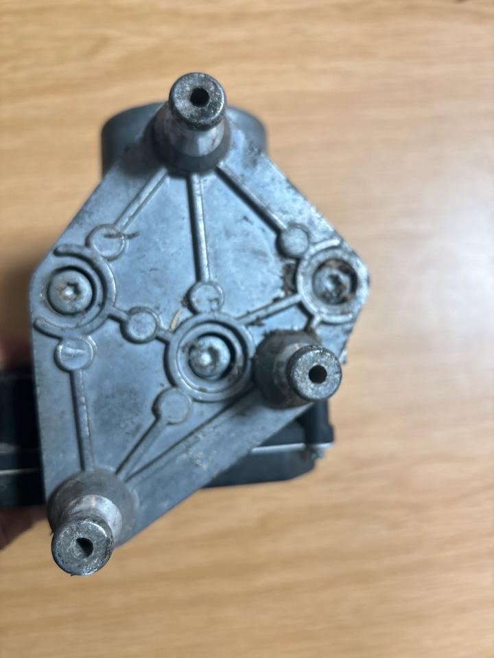 Mercedes Sprinter Hydraulikblock ABS Pumpe 0014462589 - Hidráulica para Camión: foto 3 Mercedes Sprinter Hydraulikblock ABS Pumpe 0014462589 - Hidráulica para Camión: foto 3