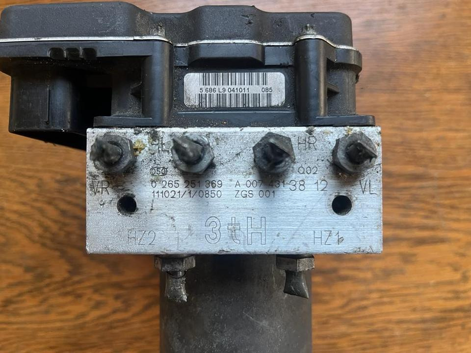 Mercedes Sprinter Hydraulikblock ABS Pumpe A0074313812 - Hidráulica para Camión: foto 2 Mercedes Sprinter Hydraulikblock ABS Pumpe A0074313812 - Hidráulica para Camión: foto 2