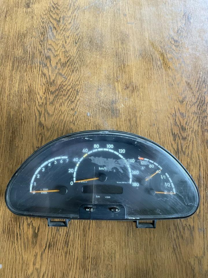 Mercedes Sprinter Kombiinstrument Tacho A0004468321 - Tacógrafo para Camión: foto 1 Mercedes Sprinter Kombiinstrument Tacho A0004468321 - Tacógrafo para Camión: foto 1
