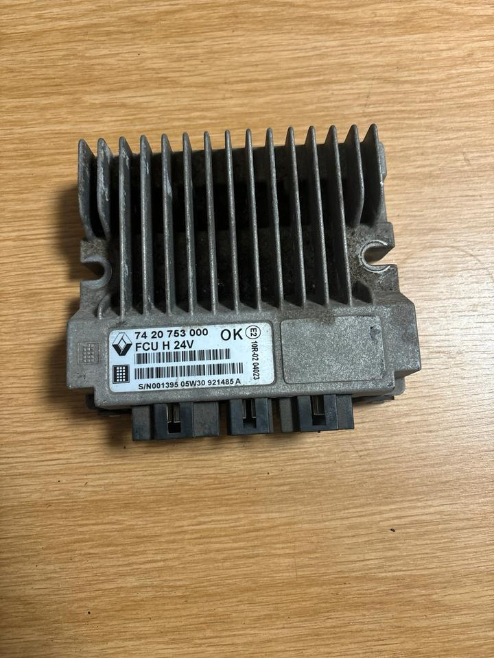 Renault FCU H 24V Beleuchtungssteuergerät 7420753000 - Unidad de control para Camión: foto 1 Renault FCU H 24V Beleuchtungssteuergerät 7420753000 - Unidad de control para Camión: foto 1