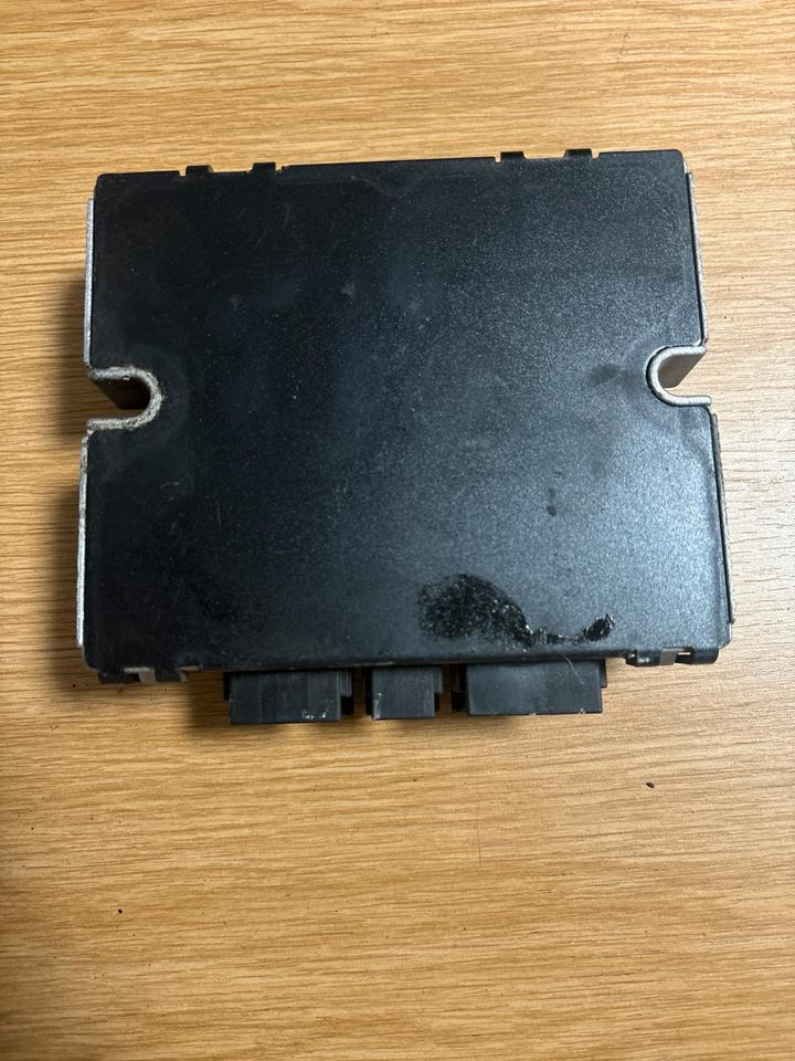 Renault FCU H 24V Beleuchtungssteuergerät 7420753000 - Unidad de control para Camión: foto 2 Renault FCU H 24V Beleuchtungssteuergerät 7420753000 - Unidad de control para Camión: foto 2